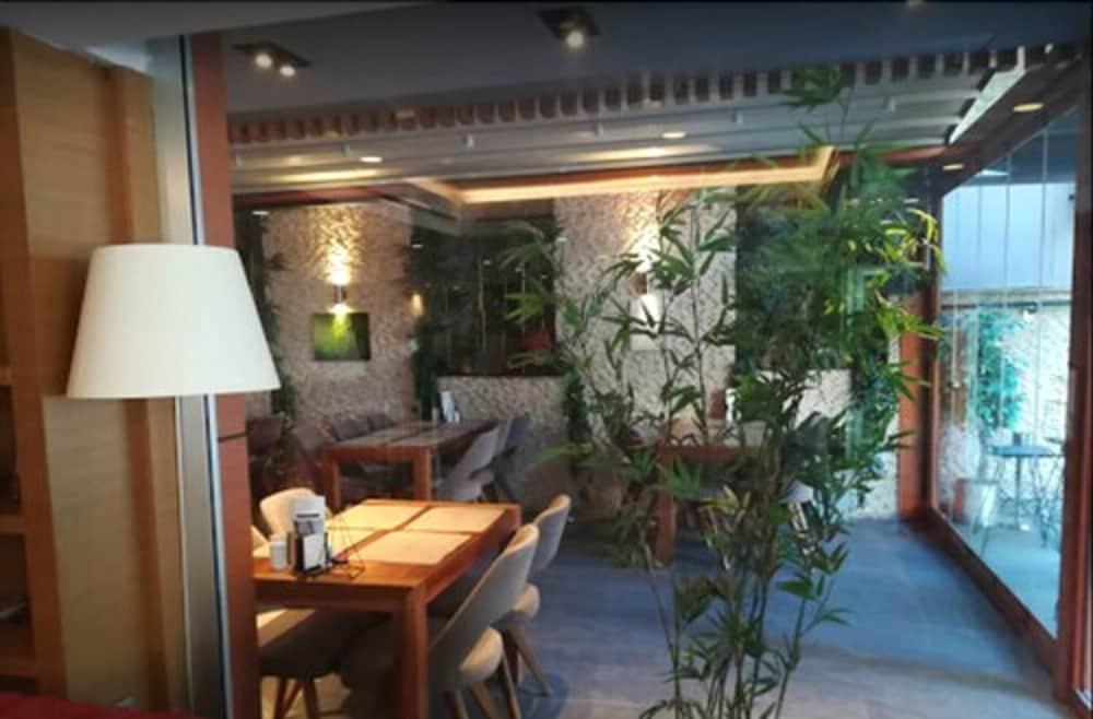 Milport Hotel Levent Istanbul Bagian luar foto